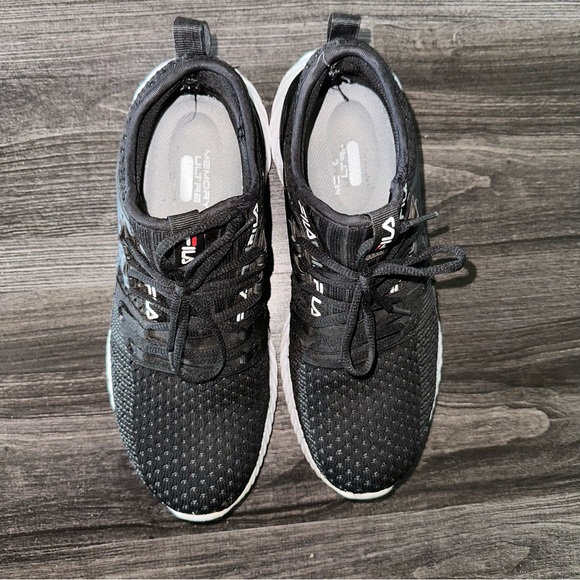 FILA Memory Ultra Women’s Running Shoes Black White Red Size 10 - Picture 2 of 7